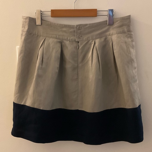 Taupe and Navy Blue Pleated Skirt. Pure by Alfred Sung. Waist 34”. - Picture 9 of 11